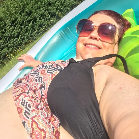 Meet your Posher, Joan - Picture 1 of 1